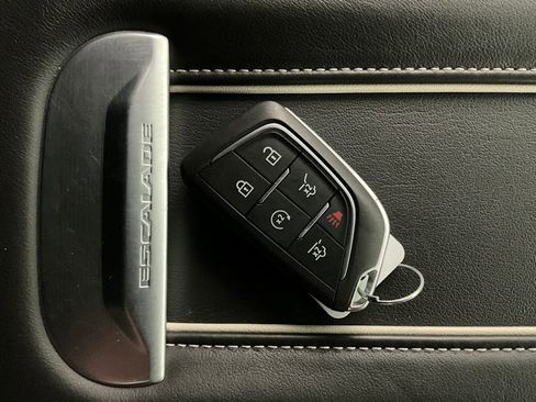 Used 2022 Cadillac Escalade ESV Sport Platinum w/ LPO, ONYX Package image 12