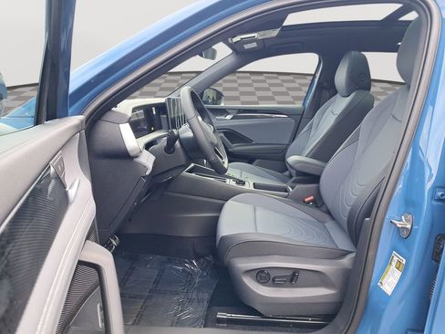 New 2025 Volkswagen Tiguan SE R-Line AWD/4WD image 12