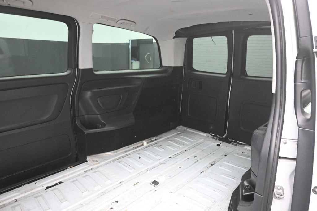Used 2016 Mercedes-Benz Metris Passenger image 6