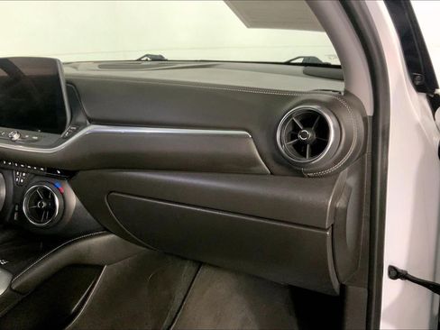 Used 2024 Chevrolet Blazer LT w/ Convenience Package FWD image 16