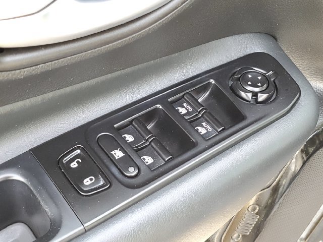Used 2022 Jeep Renegade Altitude w/ Sun/Sound Group AWD/4WD image 27