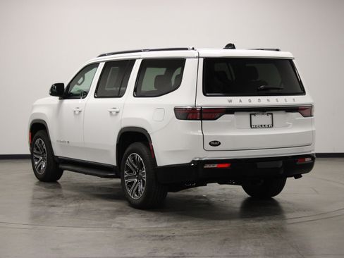 Used 2025 Jeep Wagoneer Series II AWD/4WD image 6
