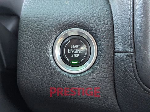 Used 2022 GMC Yukon XL Denali RWD image 25