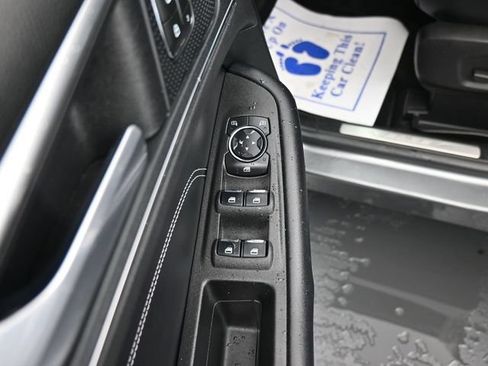 Used 2023 Ford Edge Titanium AWD/4WD image 12