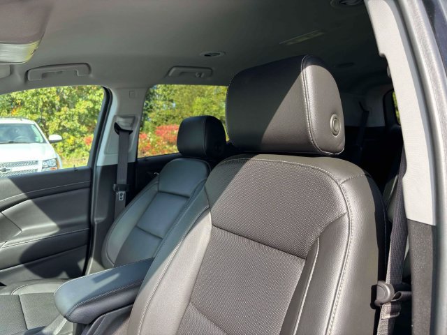 Used 2023 GMC Acadia SLT w/ Preferred Package AWD/4WD image 9