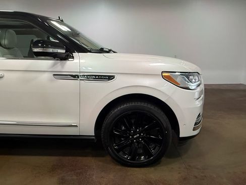 Used 2024 Lincoln Navigator Black Label AWD/4WD image 30