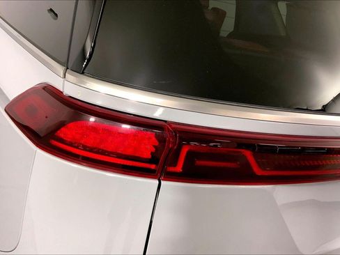 Certified 2024 Kia Carnival SX Prestige FWD image 27