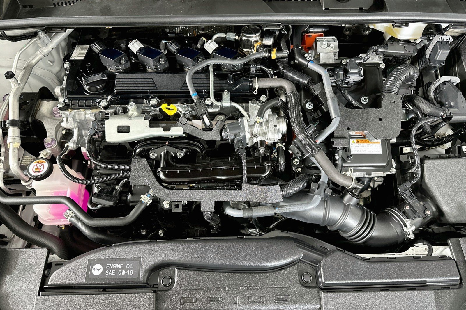 Used 2024 Toyota Prius XLE FWD image 13