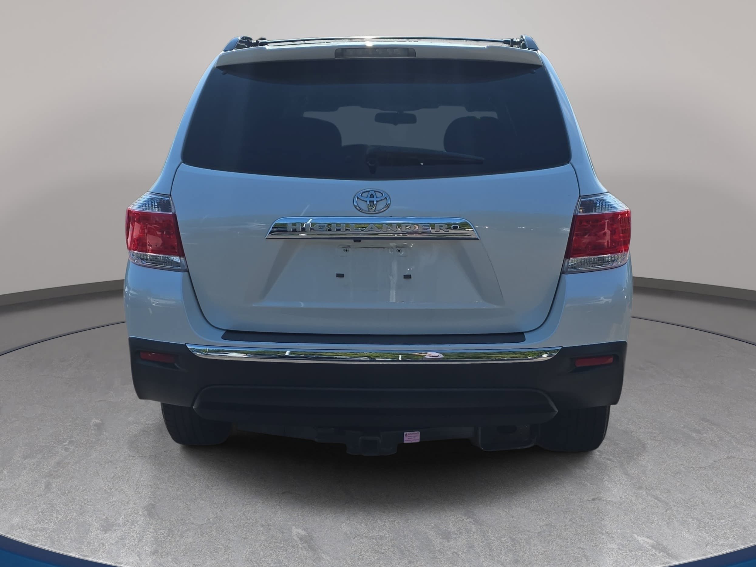 Used 2013 Toyota Highlander Plus FWD image 6