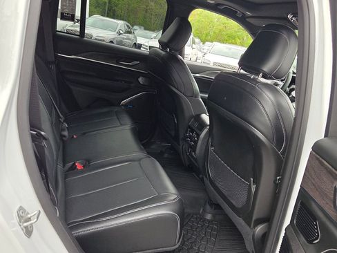 Used 2023 Jeep Grand Cherokee Overland image 14