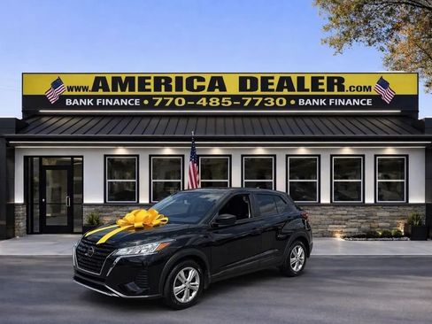 Used 2021 Nissan Kicks S FWD image 1