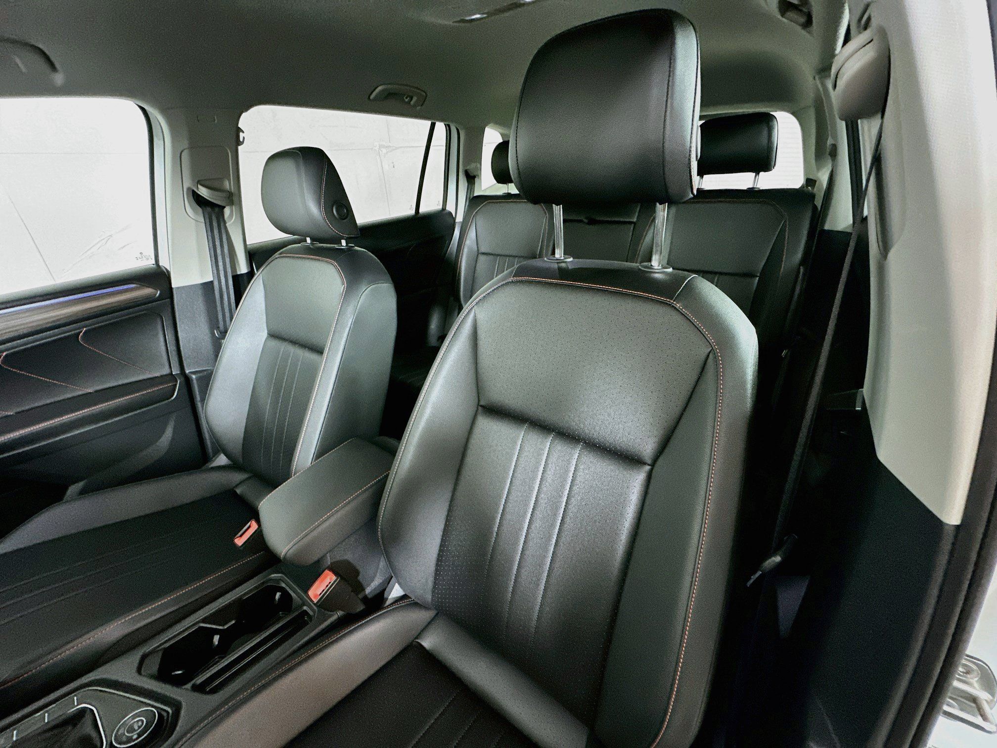 Used 2024 Volkswagen Tiguan Wolfsburg Edition AWD/4WD image 19