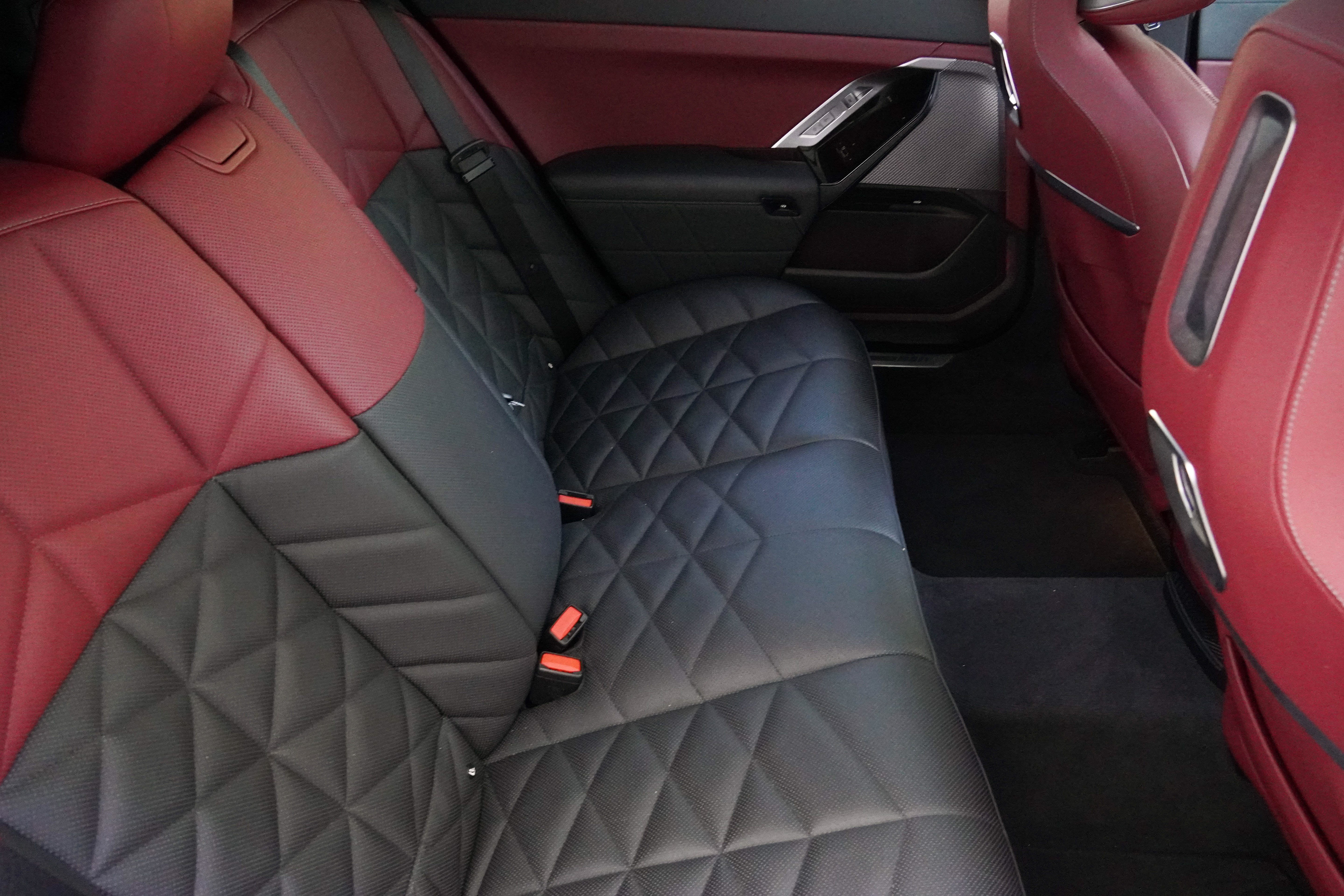 Certified 2024 BMW 740i RWD image 34