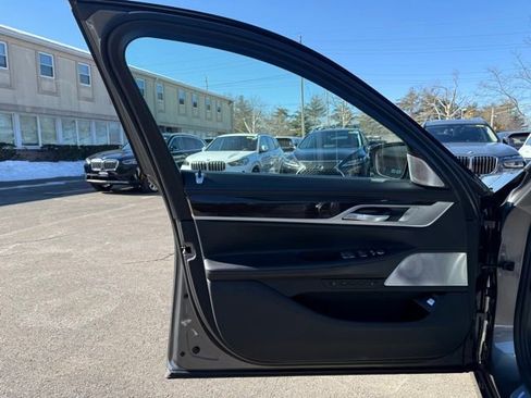 Used 2019 BMW 750i xDrive w/ Executive Package image 23