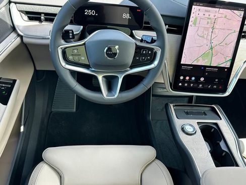 New 2026 Volvo EX90 Plus RWD image 8
