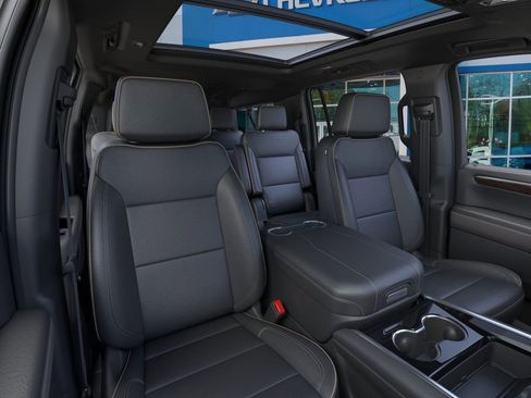 New 2026 Chevrolet Suburban Premier w/ Sun And Tow Package AWD/4WD image 16