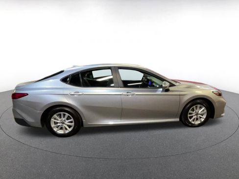 Used 2025 Toyota Camry LE image 16