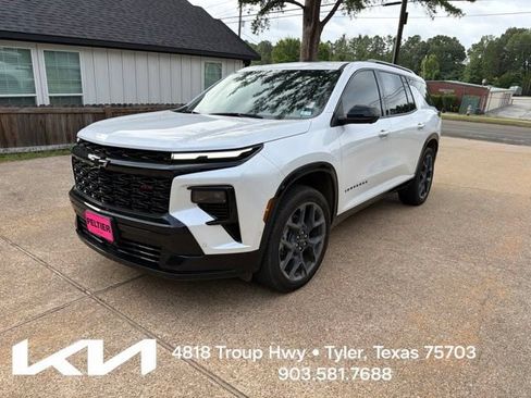 Used 2024 Chevrolet Traverse RS w/ LPO, Floor Liner Package AWD/4WD image 3