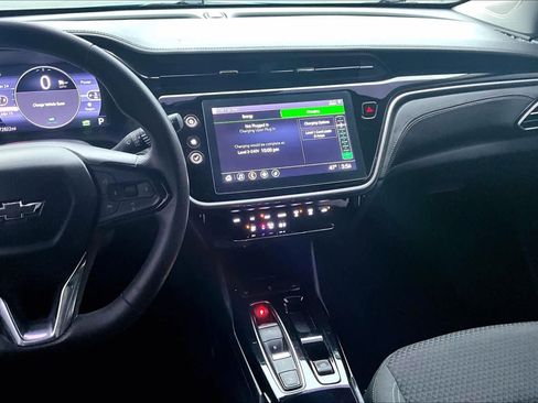 Used 2022 Chevrolet Bolt EUV LT image 9