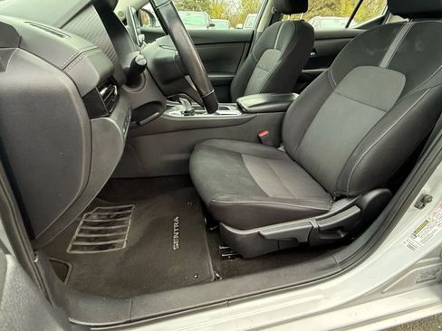 Used 2021 Nissan Sentra SV image 9