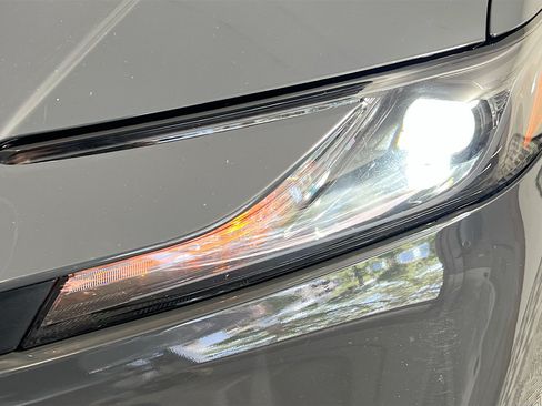 Used 2025 Toyota Camry SE w/ Convenience Package FWD image 12