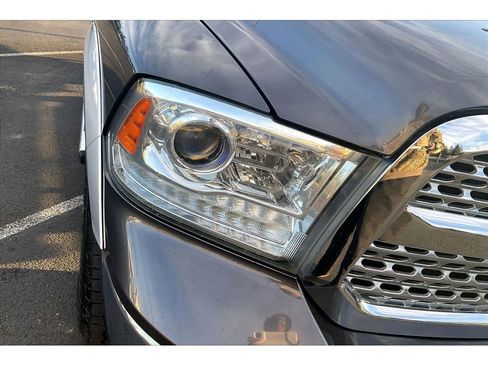 Used 2018 RAM 1500 Laramie image 28