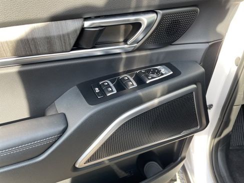 Certified 2024 Kia Telluride EX w/ EX Captain's Chair Package image 25