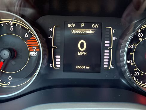 Used 2016 Jeep Cherokee Sport image 13