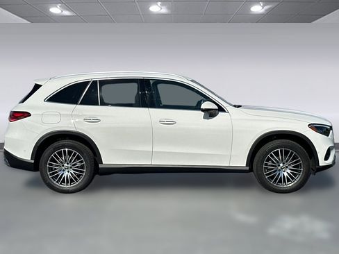Used 2026 Mercedes-Benz GLC 300 image 8