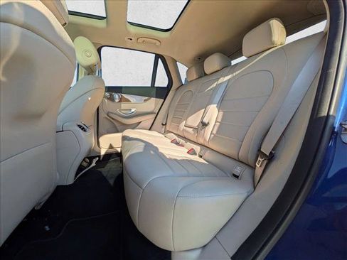 Used 2019 Mercedes-Benz GLC 350e 4MATIC image 18