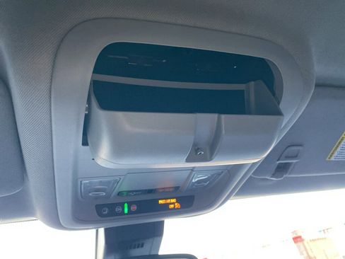 Used 2022 GMC Terrain SLE w/ Elevation Edition image 38