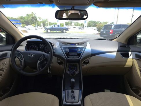 Used 2013 Hyundai Elantra GLS w/ Preferred Pkg FWD image 17