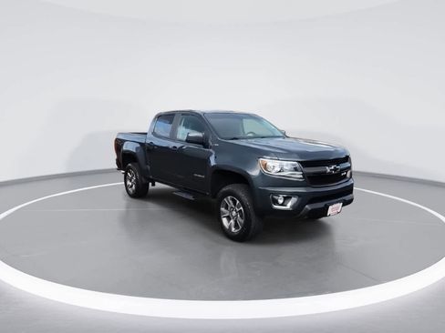 Used 2017 Chevrolet Colorado Z71 image 2