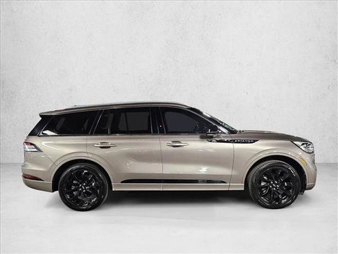 Used 2021 Lincoln Aviator Grand Touring w/ Equipment Group 301A image 4