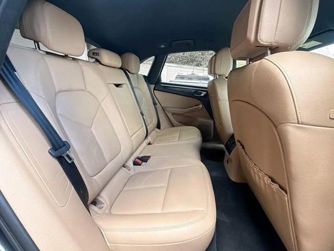 Used 2021 Porsche Macan image 8