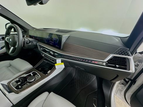 New 2026 BMW X5 xDrive50e w/ M Sport Package AWD/4WD image 46