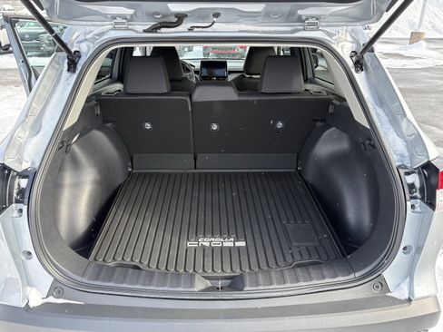 Certified 2025 Toyota Corolla Cross LE image 8