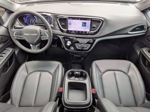 New 2026 Chrysler Pacifica Select image 17