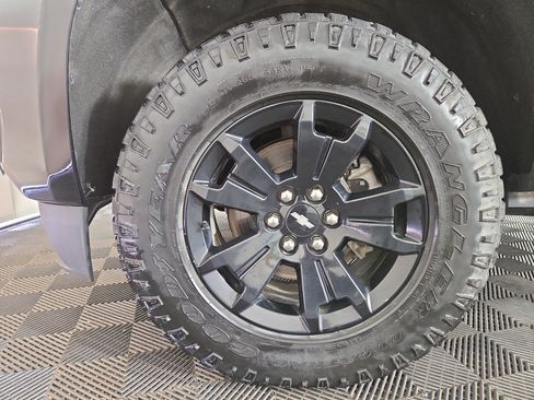 Used 2022 Chevrolet Colorado Z71 w/ Z71 Midnight Edition AWD/4WD image 30