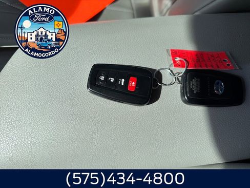 Used 2024 Toyota Camry SE FWD image 27