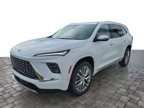 New 2026 Buick Enclave Avenir w/ Super Cruise Package image 3