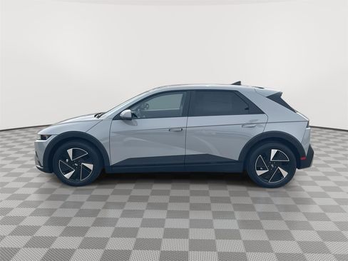 New 2026 Hyundai Ioniq 5 SE AWD/4WD image 8