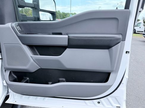Used 2024 Ford F550 4x4 Crew Cab Super Duty w/ XLT Value Package image 30