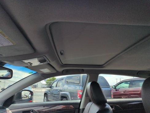 Used 2011 Toyota Avalon Limited FWD image 22