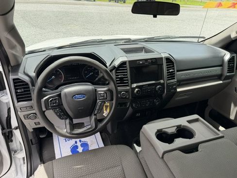 Used 2019 Ford F250 XLT w/ XLT Premium Package AWD/4WD image 12