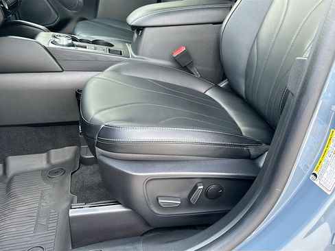 Certified 2025 Ford Escape Platinum w/ Premium Technology Package FWD image 20