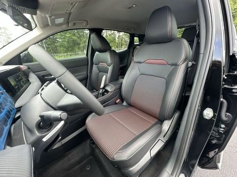 New 2025 Nissan Kicks SR image 13