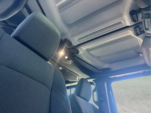 New 2026 Jeep Gladiator Sport AWD/4WD image 16