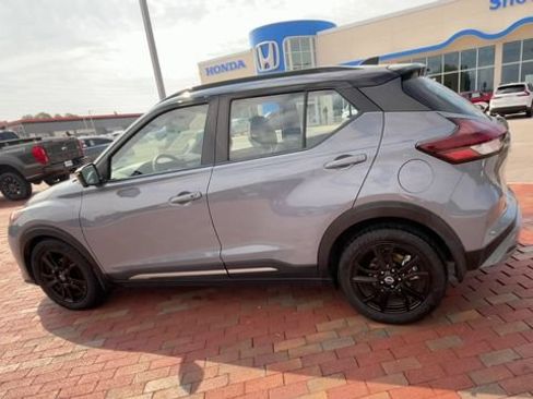 Used 2023 Nissan Kicks SR w/ SR Premium Package FWD image 7