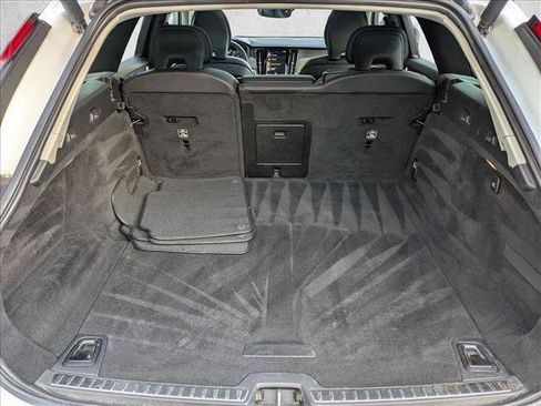 Used 2021 Volvo V90 T6 Cross Country w/ Climate Package image 6